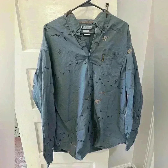 Columbia lightweight blue button-down, long sleeve mens size extra large - Picture 1 of 8